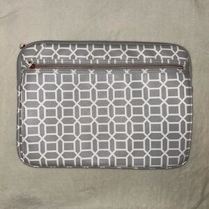 Studio C Oh Geo 15-16" Padded Laptop Sleeve (Grey White)